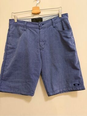 Oakley Men’s Navy Blue Flat Front Shorts